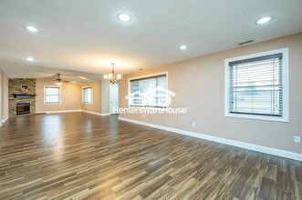 4070 NE Alice's Rd in Clive, IA - Building Photo - Building Photo