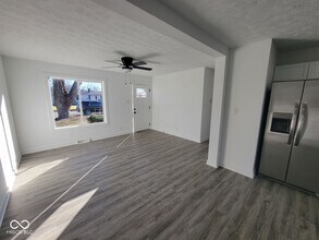 48 Southlane Dr in Whiteland, IN - Building Photo - Building Photo