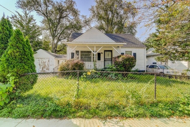 759 E Lawrence St in Decatur, IL - Building Photo - Building Photo