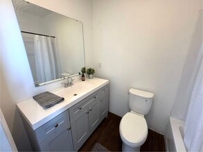 1641 E Michigan St, Unit B in Indianapolis, IN - Building Photo - Building Photo