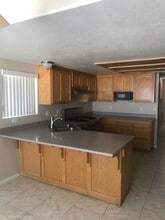 16943 Ouray Rd in Apple Valley, CA - Building Photo - Building Photo