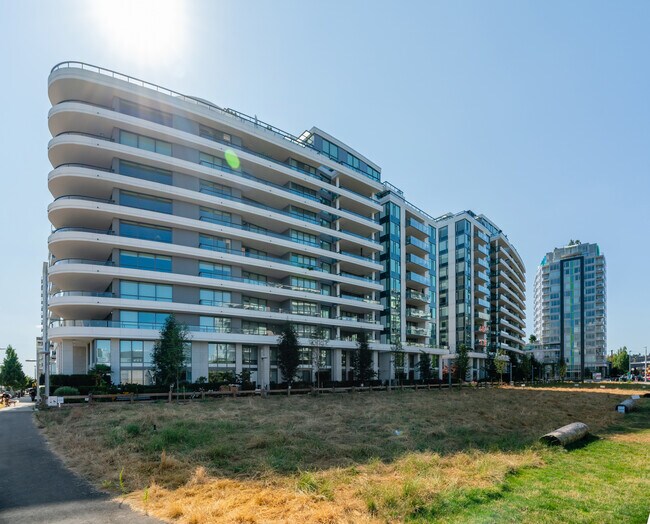 1678 Pullman Porter St in Vancouver, BC - Building Photo - Building Photo