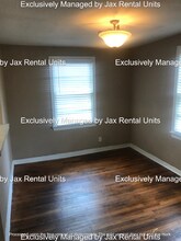 4652 Alpha Ave in Jacksonville, FL - Building Photo - Building Photo