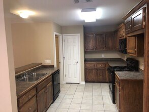 327 Autumn Dr in Benton, AR - Building Photo - Building Photo