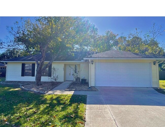 property at 183 Foxwood Cir