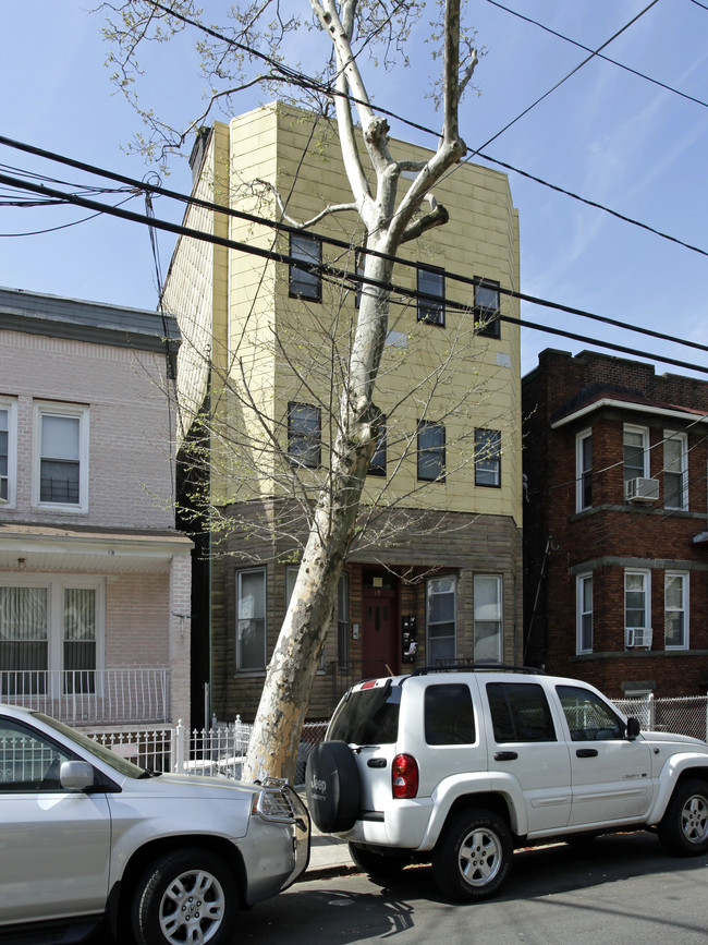 69 Lincoln St in Jersey City, NJ - Foto de edificio - Building Photo