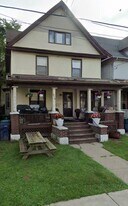619 7th St in Niagara Falls, NY - Building Photo