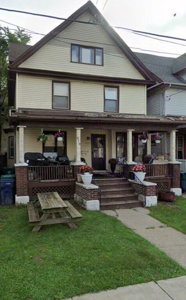property at 619 7th St