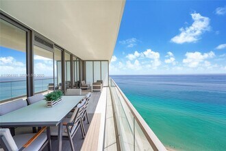 18975 Collins Ave in Sunny Isles Beach, FL - Building Photo - Building Photo