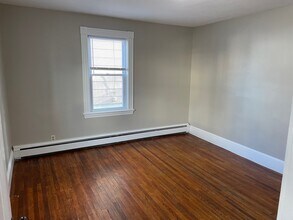 14 Richardson St, Unit #14x in Woburn, MA - Building Photo - Building Photo