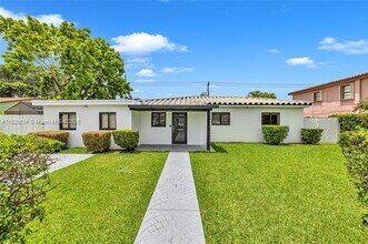 7395 SW 39th St in Miami, FL - Building Photo - Building Photo