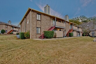 Briargreen Apartments in Huntsville, AL - Foto de edificio - Building Photo