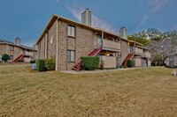 Briargreen Apartments in Huntsville, AL - Building Photo - Building Photo