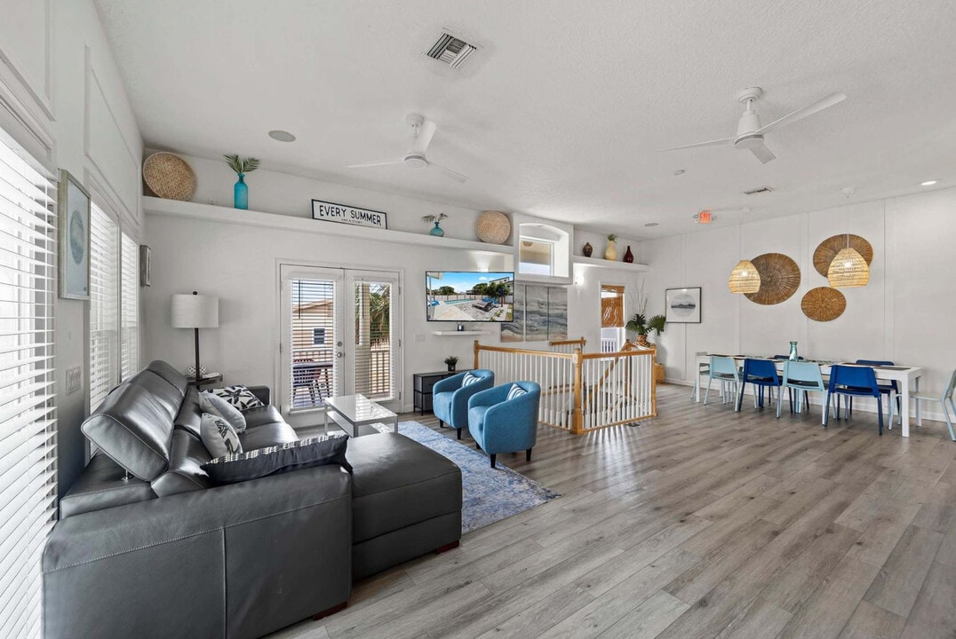 42 Moody Dr in Palm Coast, FL - Building Photo