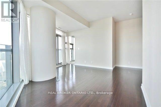 14-4414 York St in Toronto, ON - Building Photo - Building Photo