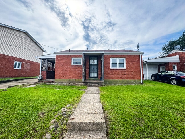 property at 125 Delrose Dr