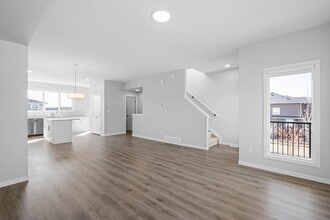 408 Pioneer Rd in Spruce Grove, AB - Building Photo - Building Photo