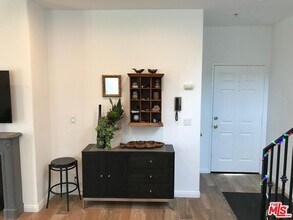 1076 Orange Grv Ave in Los Angeles, CA - Building Photo - Building Photo