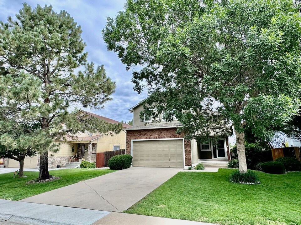 22329 E Princeton Dr in Aurora, CO - Building Photo