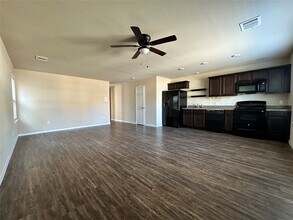 16697 E Hammon in Montgomery, TX - Building Photo - Building Photo