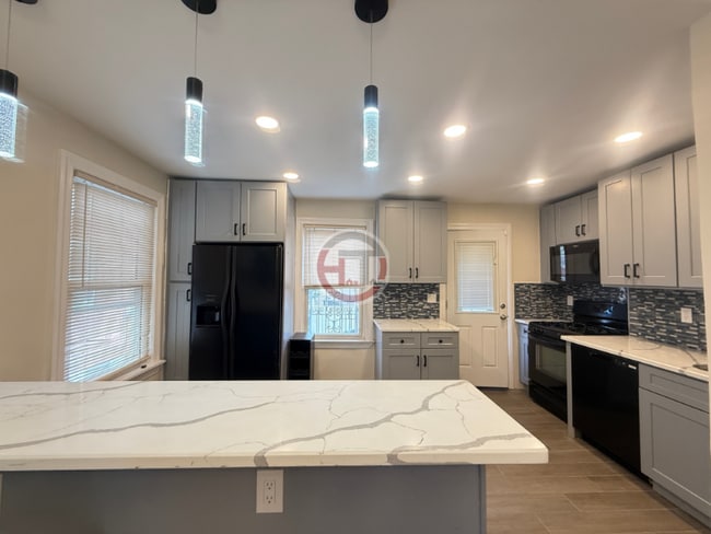property at 1414 Hobart Ave