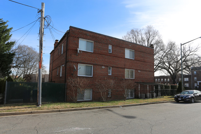 500 17th St NE in Washington, DC - Foto de edificio - Building Photo