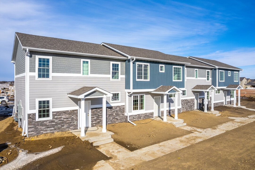 The Commons at Greenway Park 2 in Waukee, IA - Building Photo