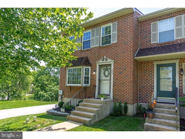 199 Longford Rd in West Chester, PA - Building Photo - Building Photo