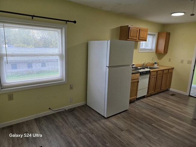 4351 Lampman Rd, Unit 3 in Vernon, NY - Building Photo - Building Photo