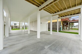 23107 Miramar Dr in Galveston, TX - Foto de edificio - Building Photo