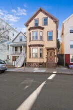 473 Sumner St, Unit #2 in Boston, MA - Building Photo - Building Photo