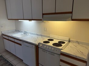 3050 Rue D’Orleans in San Diego, CA - Building Photo - Building Photo