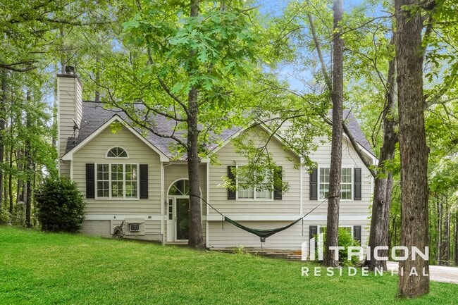 property at 260 Richmond Pl