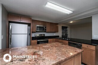 7226 Exemplar Dr in New Port Richey, FL - Foto de edificio - Building Photo