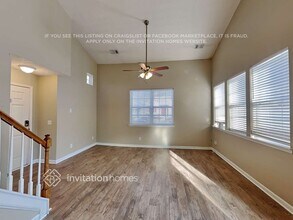 573 W Oaks Dr in Woodstock, GA - Building Photo - Building Photo