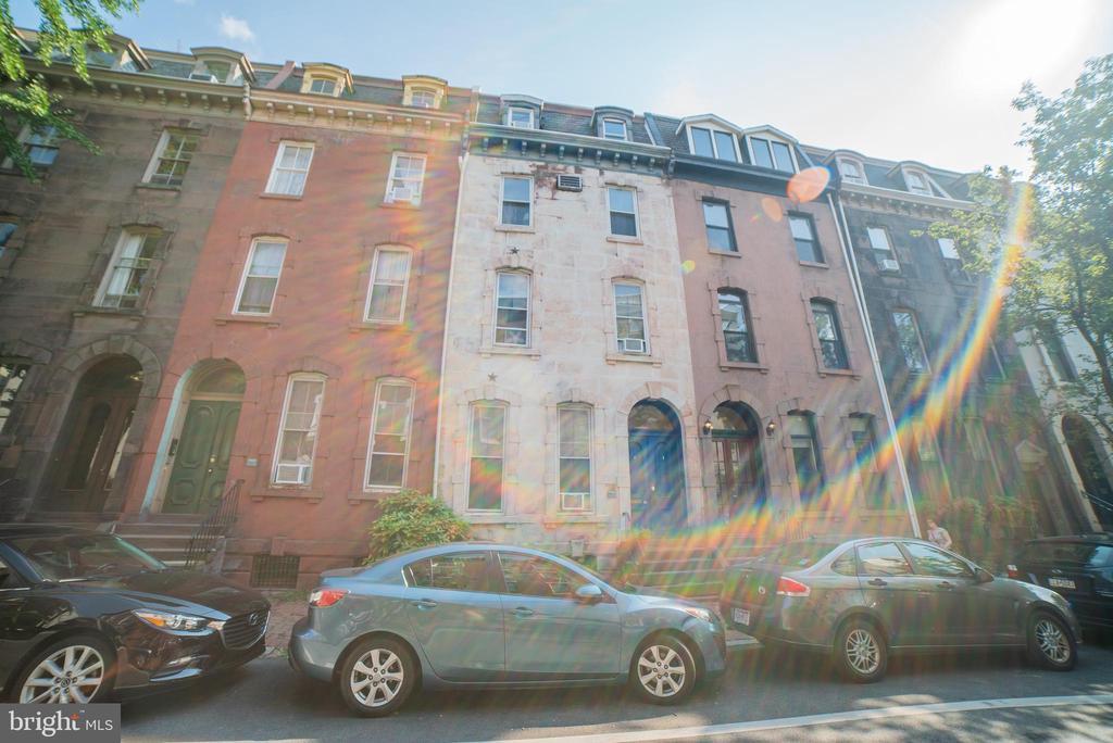 2316 Spruce St-Unit -2R in Philadelphia, PA - Foto de edificio