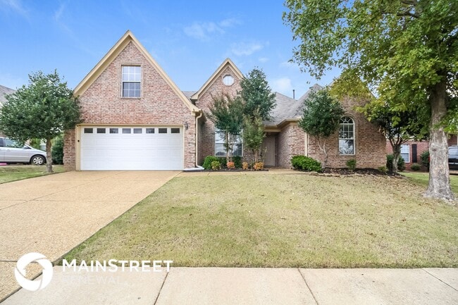 property at 3182 Pinetree Loop S