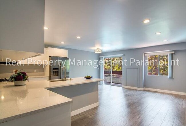 property at 2700 Cahuenga Blvd E