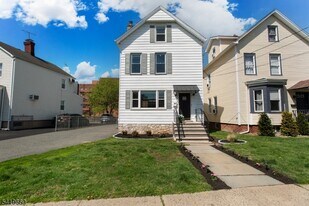 108 Thomas St in Bloomfield, NJ - Building Photo