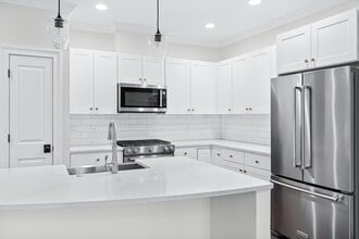 15 Lily Pond Ln in Lexington, MA - Building Photo - Building Photo