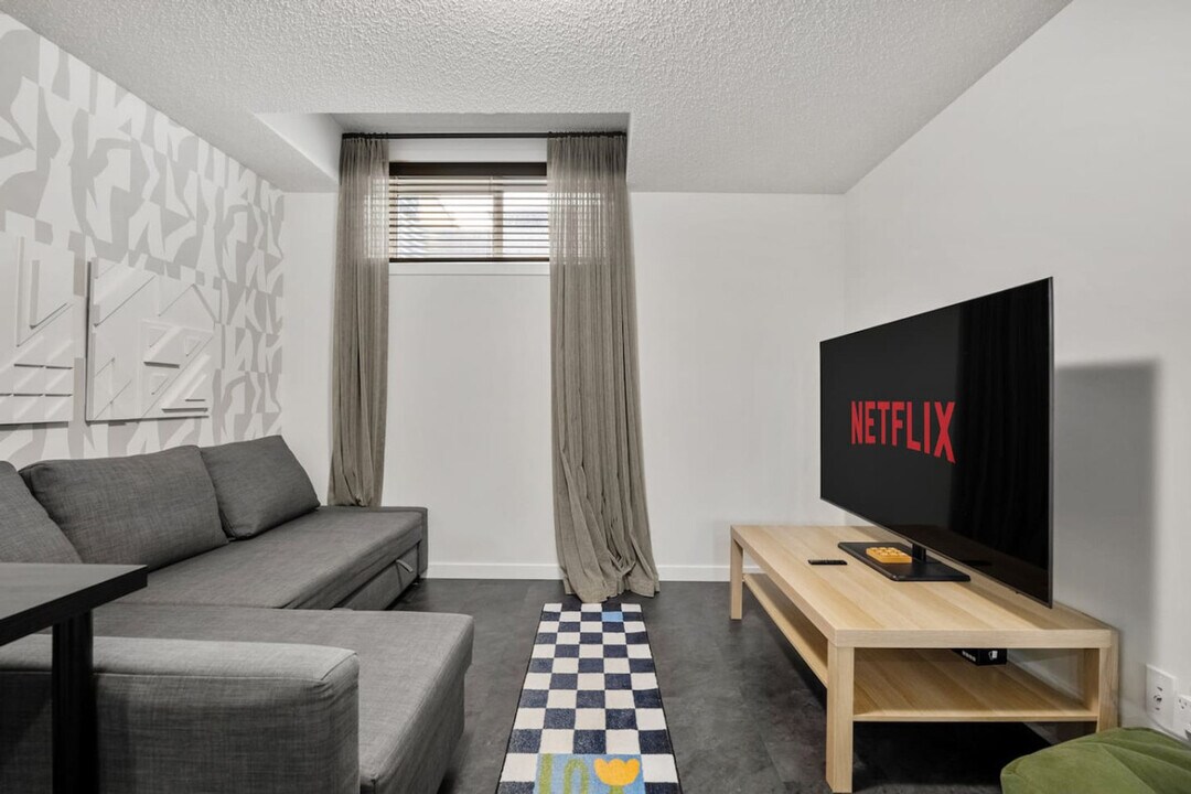 141 Ambleside Heath NW in Calgary, AB - Building Photo