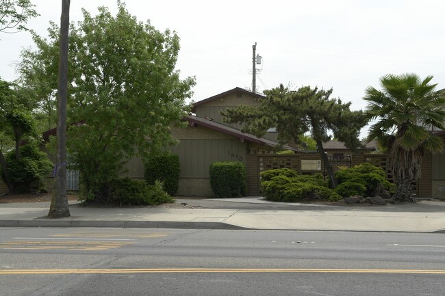 1413 Robertson Blvd in Chowchilla, CA - Building Photo - Building Photo