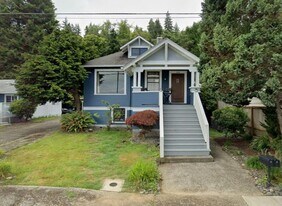 1939 Irving Ave in Astoria, OR - Building Photo