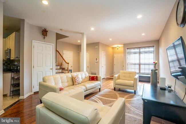 76 Tennyson Rd in East Windsor, NJ - Building Photo - Building Photo