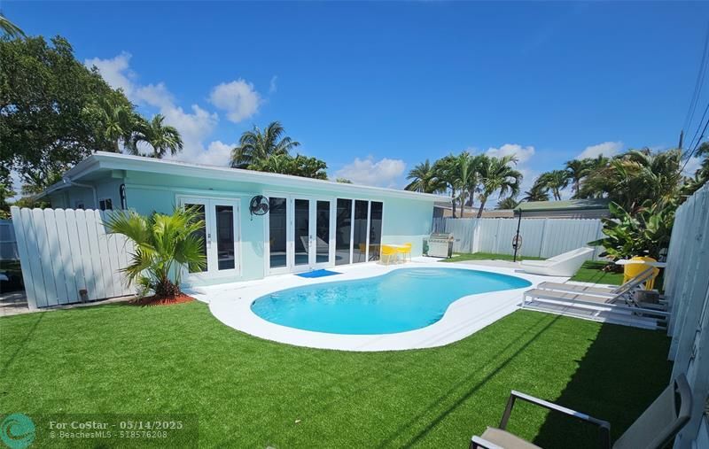 3680 NE 16th Ave in Oakland Park, FL - Building Photo