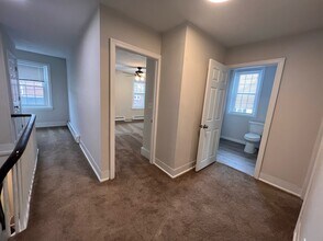 64 Grove St in Clinton, MA - Foto de edificio - Building Photo