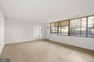 3709 S George Mason Dr in Falls Church, VA - Building Photo - Building Photo