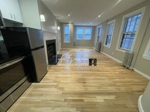 82 Phillips St, Unit 2 in Boston, MA - Building Photo - Building Photo