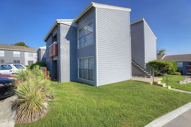 Windbury Apartments in San Antonio, TX - Foto de edificio - Building Photo