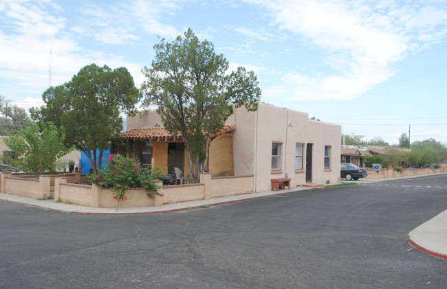 2736-2742 N Stone Ave in Tucson, AZ - Foto de edificio - Building Photo